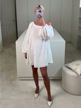 Bernadette Raquel Dress Size: 40